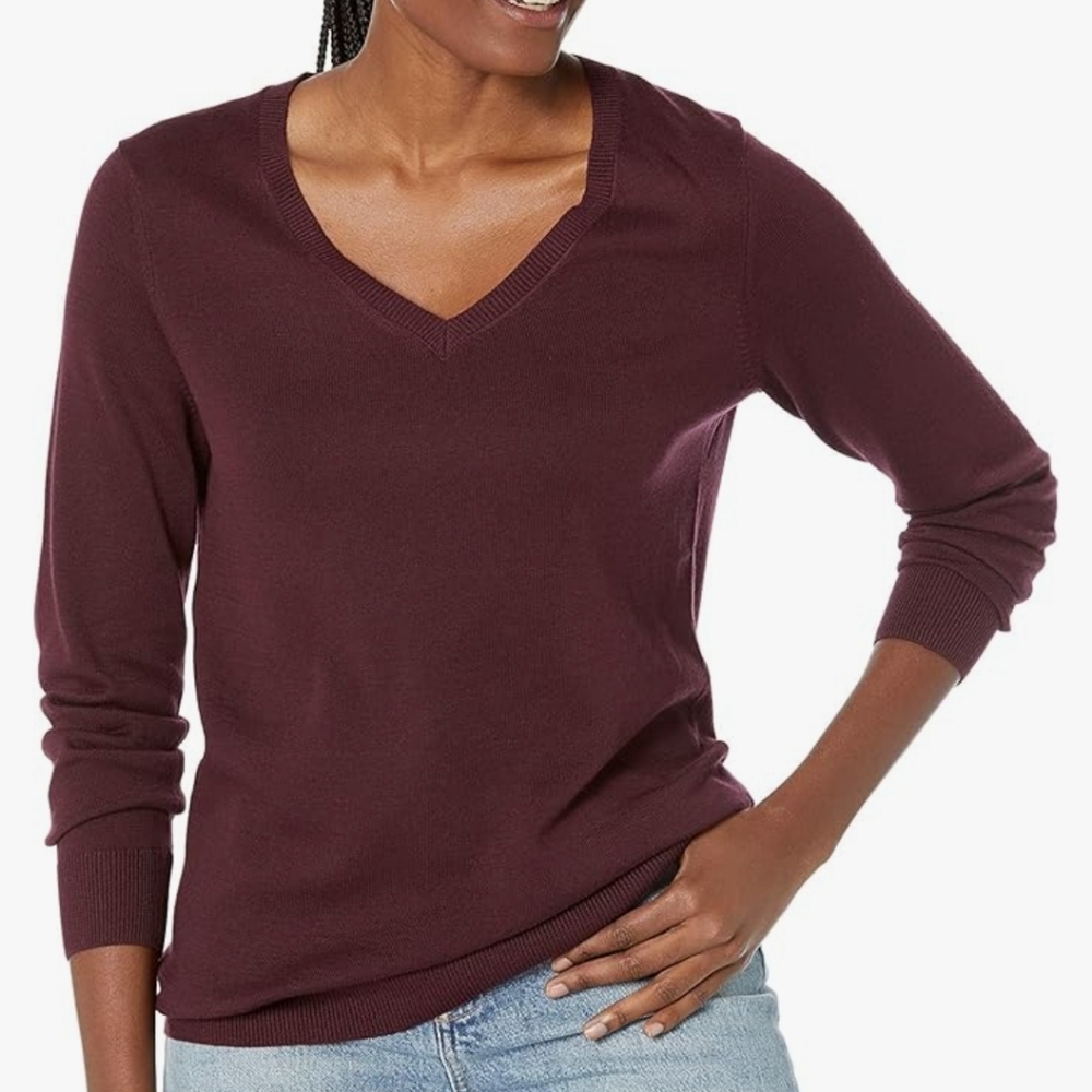 NWT Amazon Essentials Classic-Fit Lightweight Long-Sleeve V-Neck Sweater